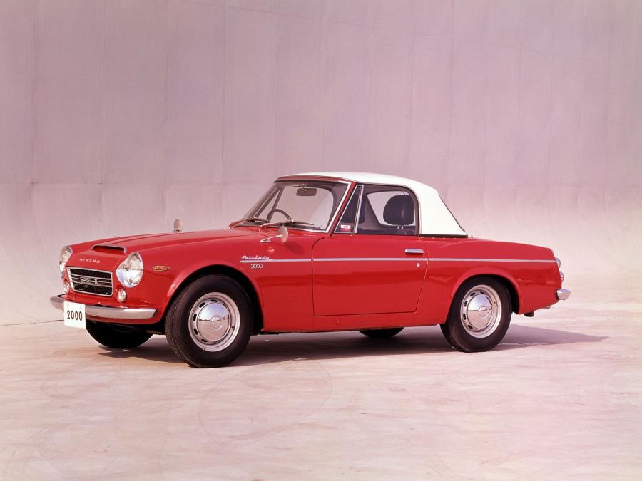  Datsun Fairlady 2000 1967 года  (фото 8 из 10)